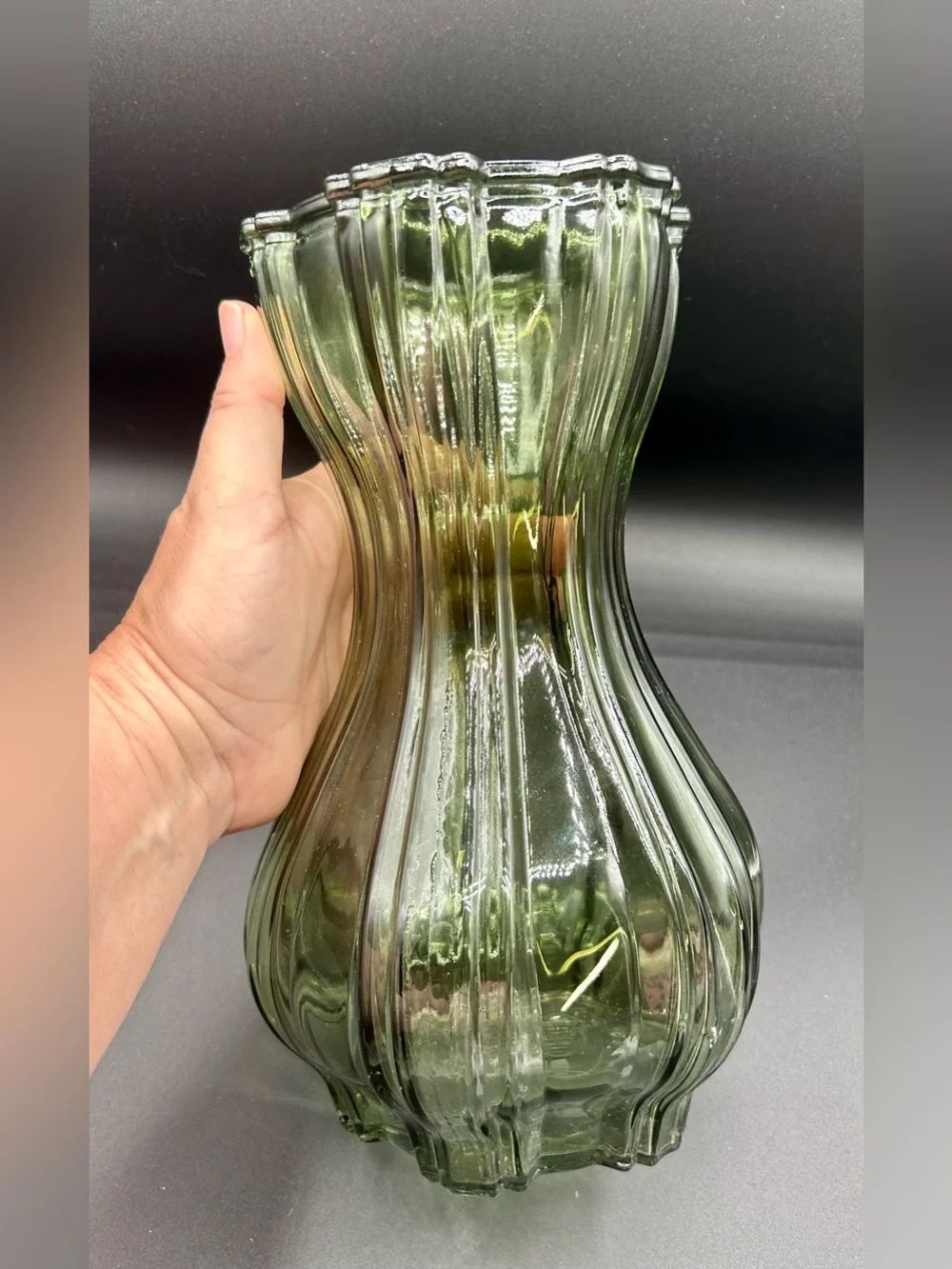 Vintage Green Glass Ribbed Vase Scalloped Acorn Marked Bottom 10